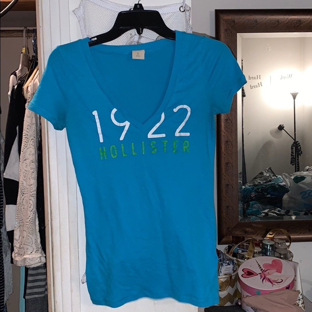 Vneck ocean blue tee